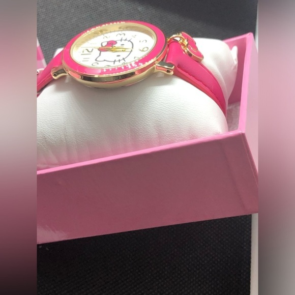 Hello Kitty pink strap gold trim pink charm watch with hello kitty logo face - Picture 11 of 13
